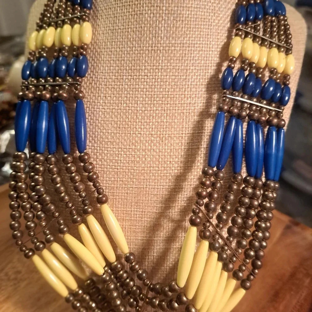 Multicolor Beaded Necklace - Picture 2 of 4